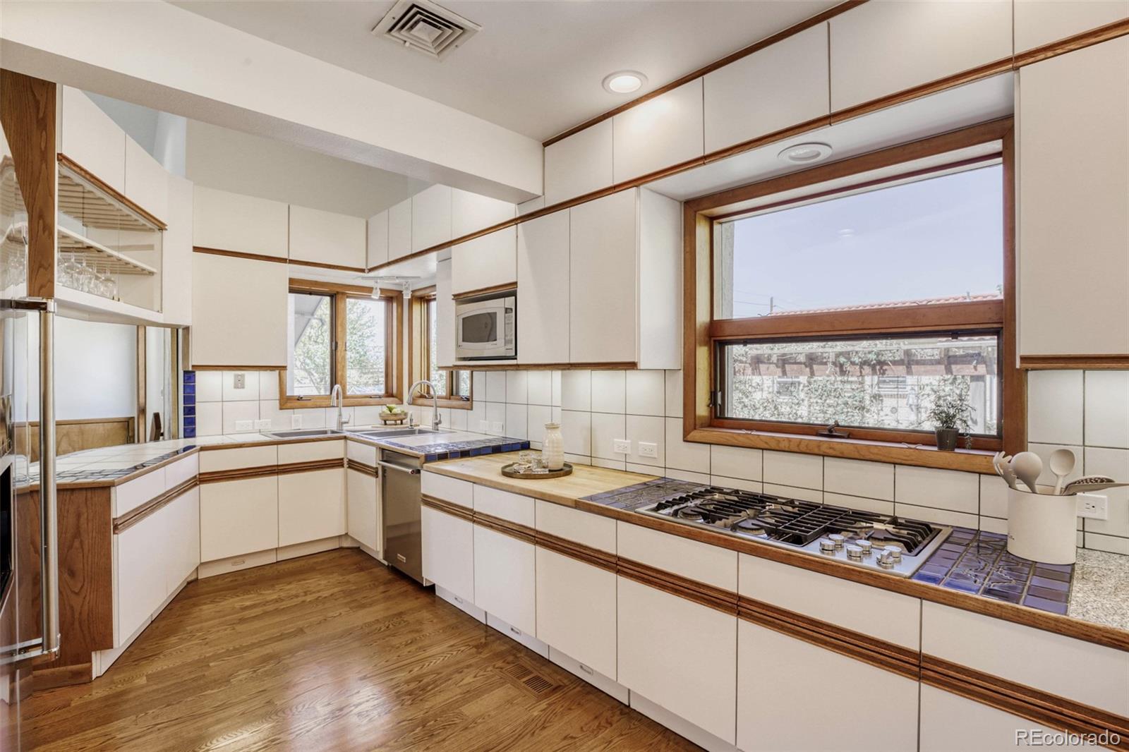 MLS Image #8 for 1275 s ogden street,denver, Colorado