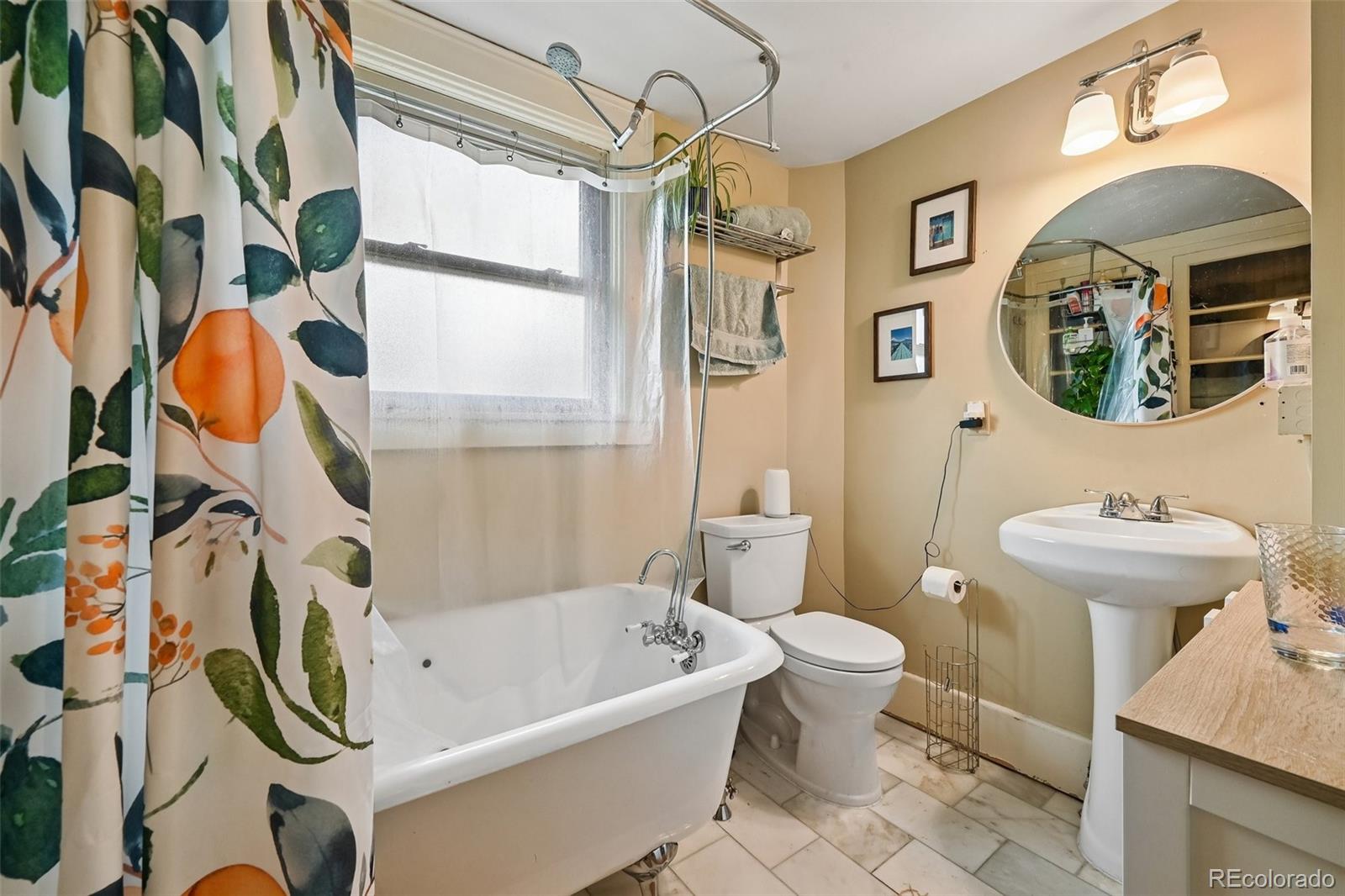 MLS Image #12 for 1646 n high street,denver, Colorado