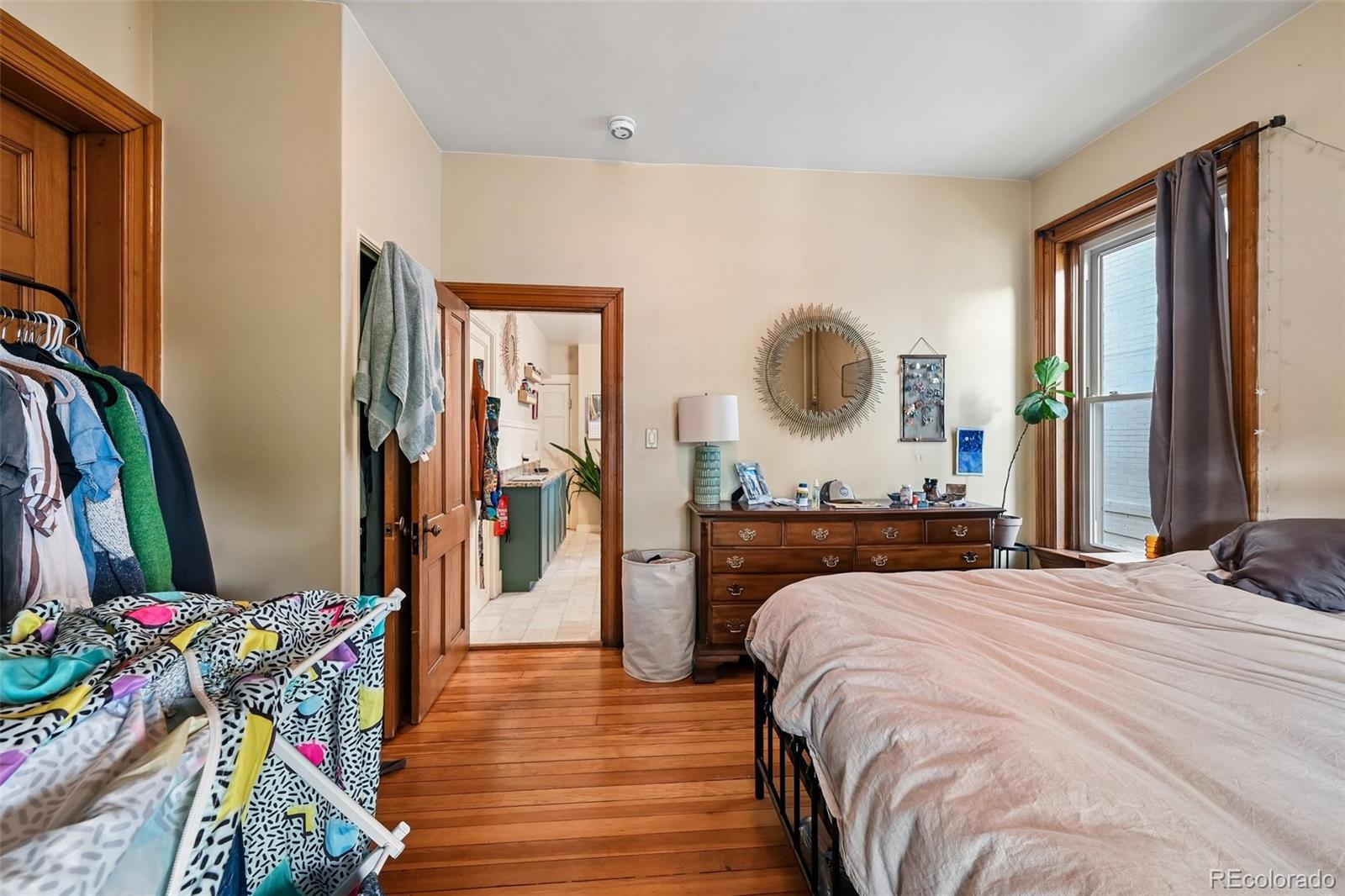 MLS Image #13 for 1646 n high street,denver, Colorado
