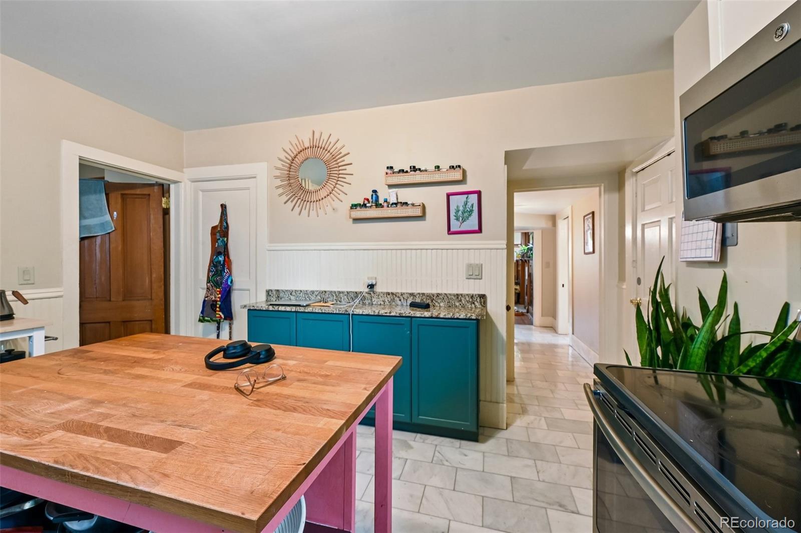 MLS Image #16 for 1646 n high street,denver, Colorado