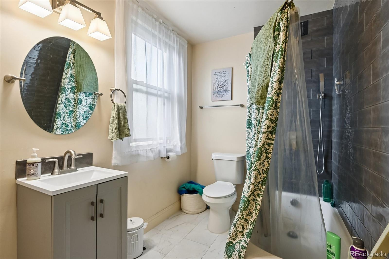 MLS Image #27 for 1646 n high street,denver, Colorado