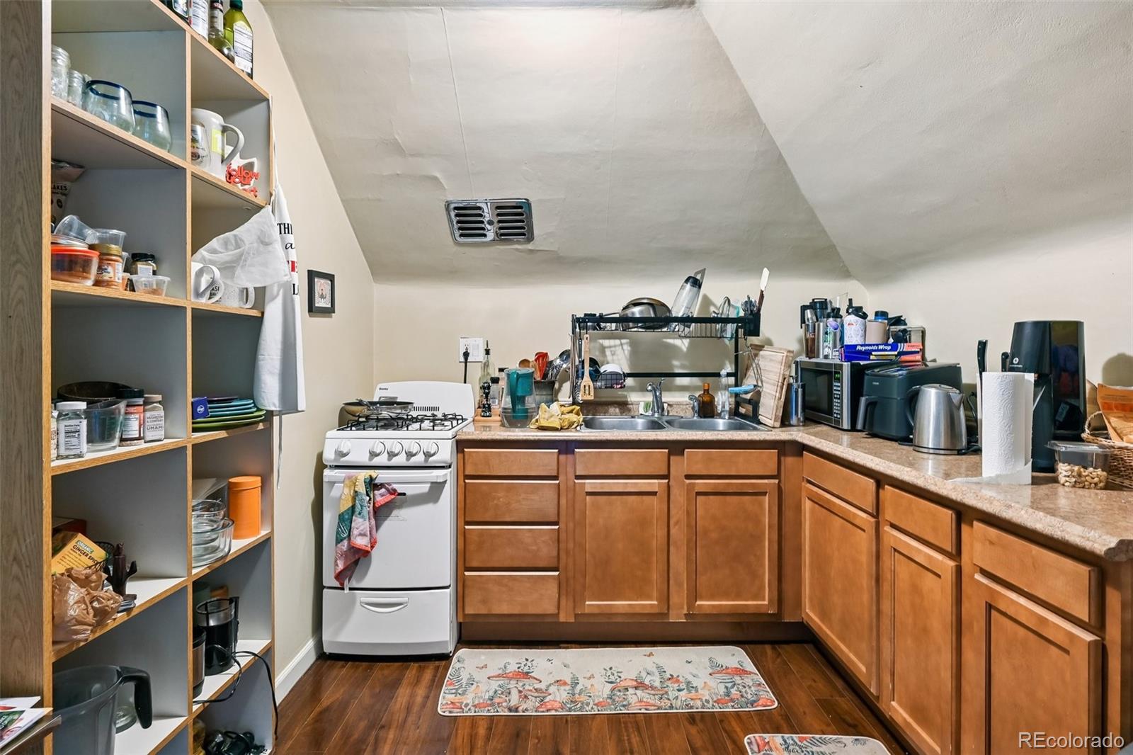 MLS Image #41 for 1646 n high street,denver, Colorado