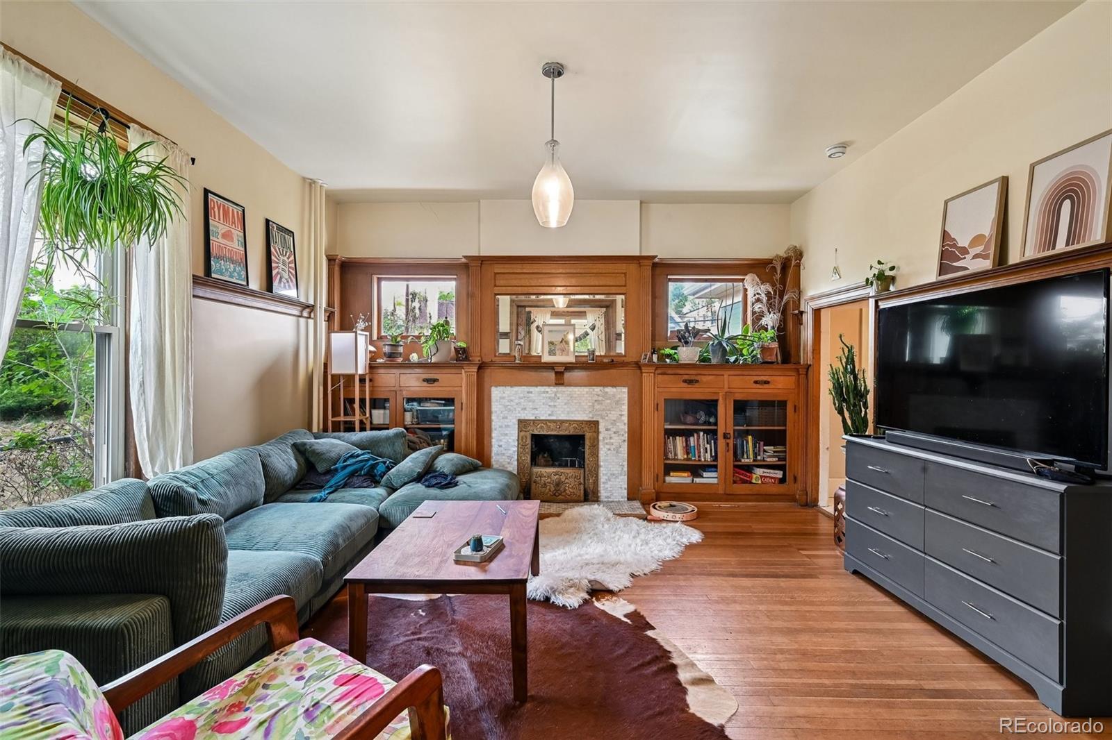 MLS Image #5 for 1646 n high street,denver, Colorado