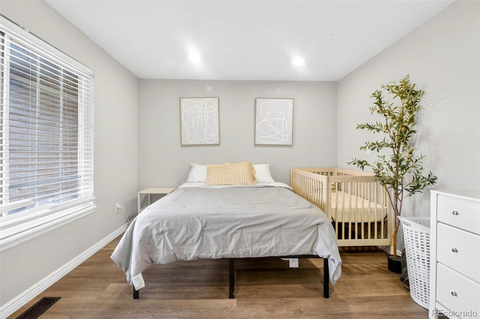 MLS Image #5 for 4867 s johnson street,littleton, Colorado