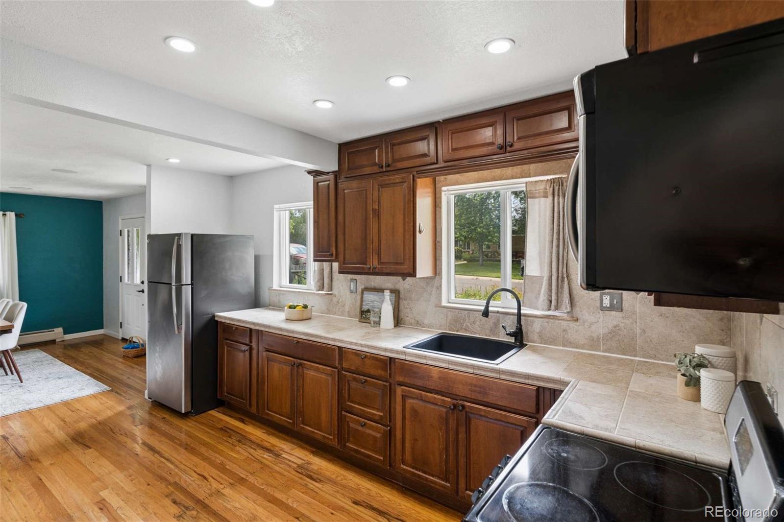 MLS Image #11 for 556 s canosa court,denver, Colorado