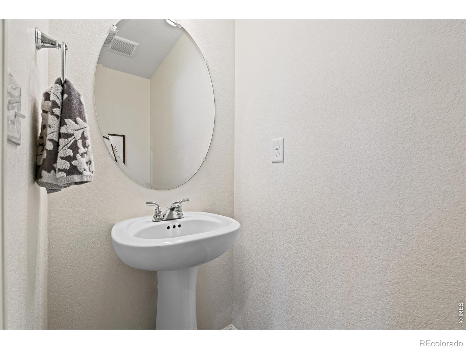 MLS Image #11 for 3582  streamwood drive,johnstown, Colorado