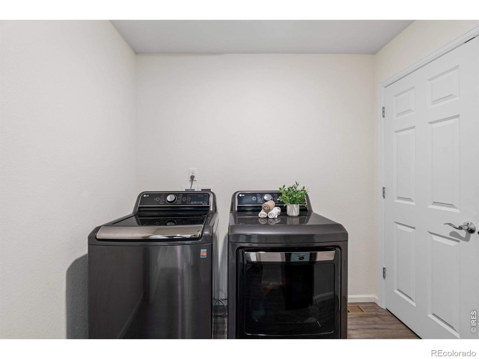 MLS Image #16 for 3582  streamwood drive,johnstown, Colorado