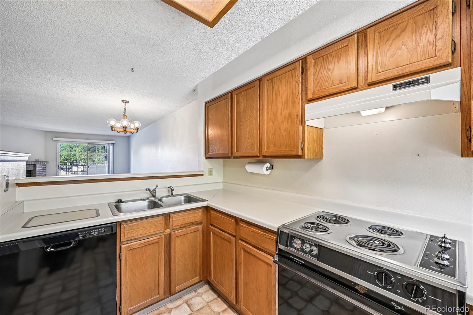 MLS Image #18 for 1818 s quebec way,denver, Colorado