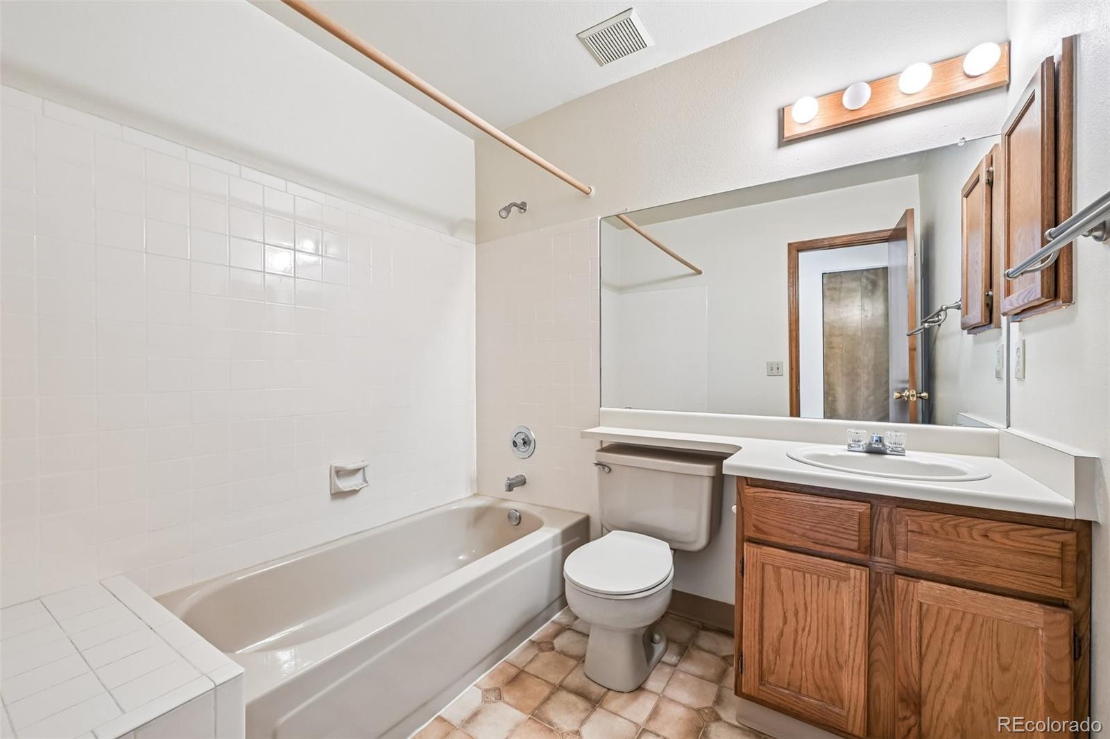 MLS Image #21 for 1818 s quebec way,denver, Colorado