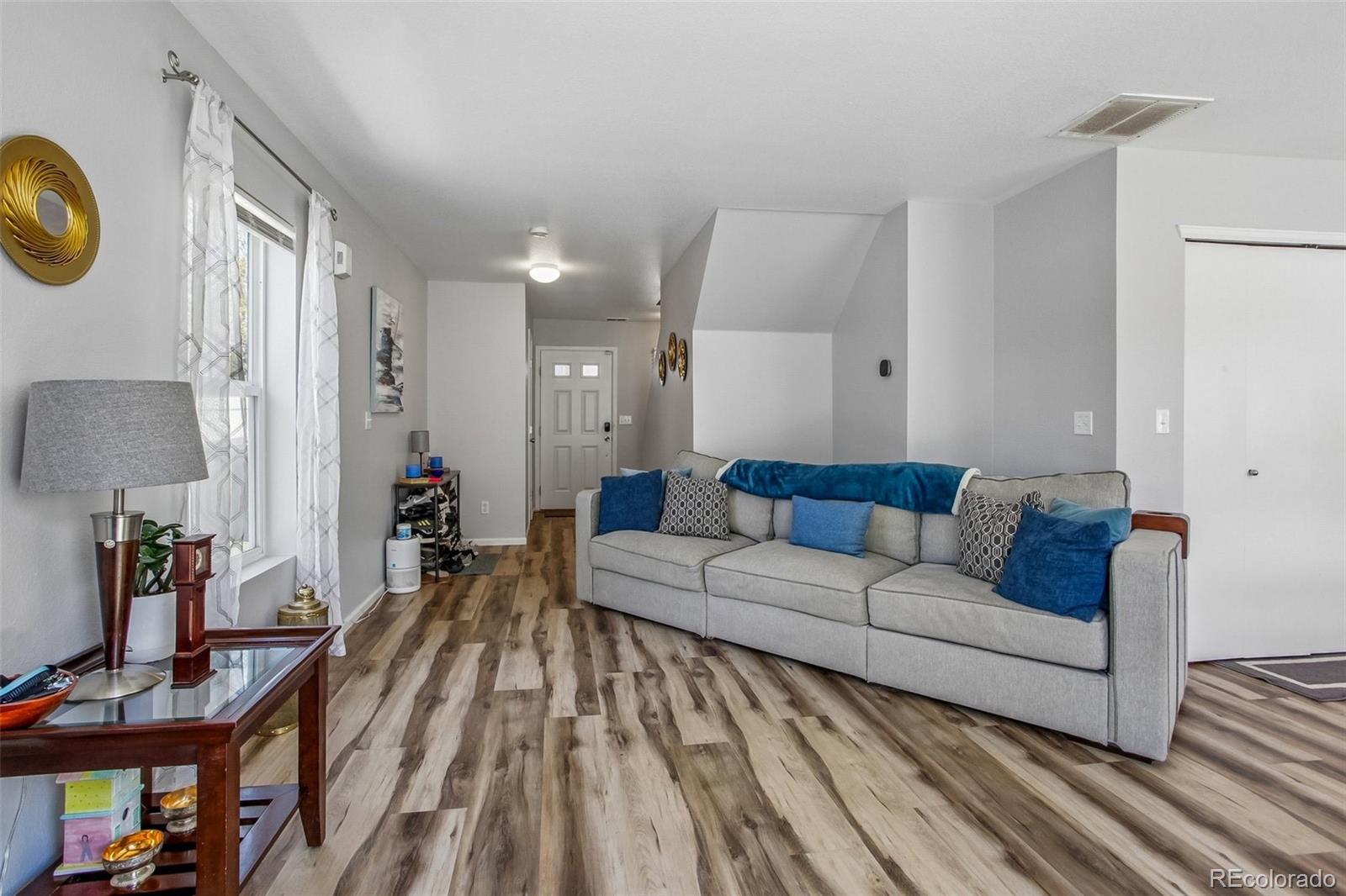 MLS Image #6 for 19672 e 55th place,denver, Colorado