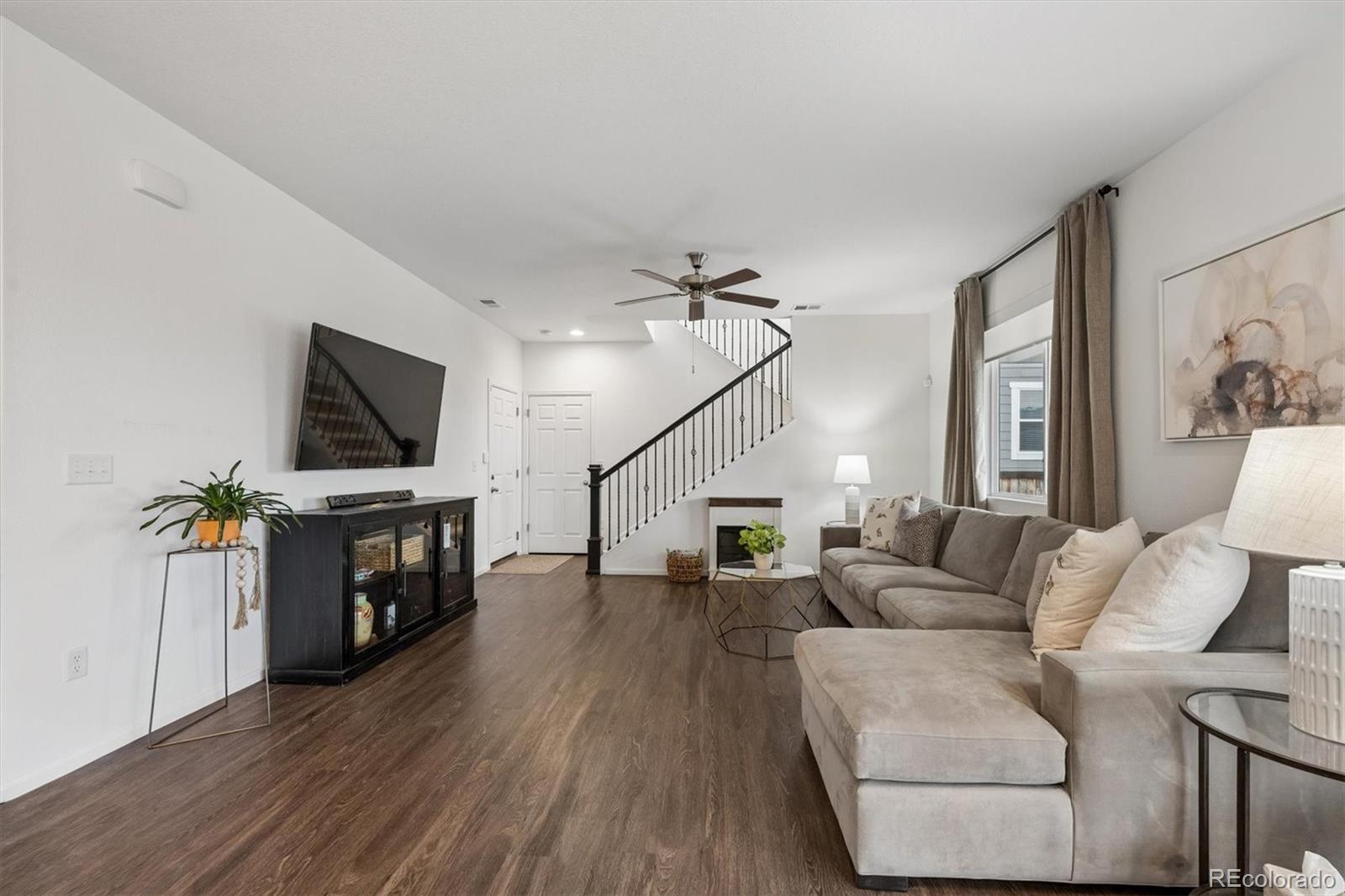 MLS Image #3 for 965 n waterloo court,aurora, Colorado