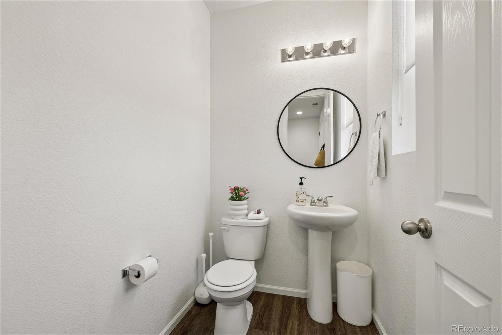 MLS Image #4 for 965 n waterloo court,aurora, Colorado