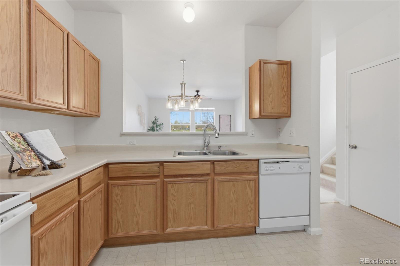 MLS Image #14 for 6016  conductors point,colorado springs, Colorado