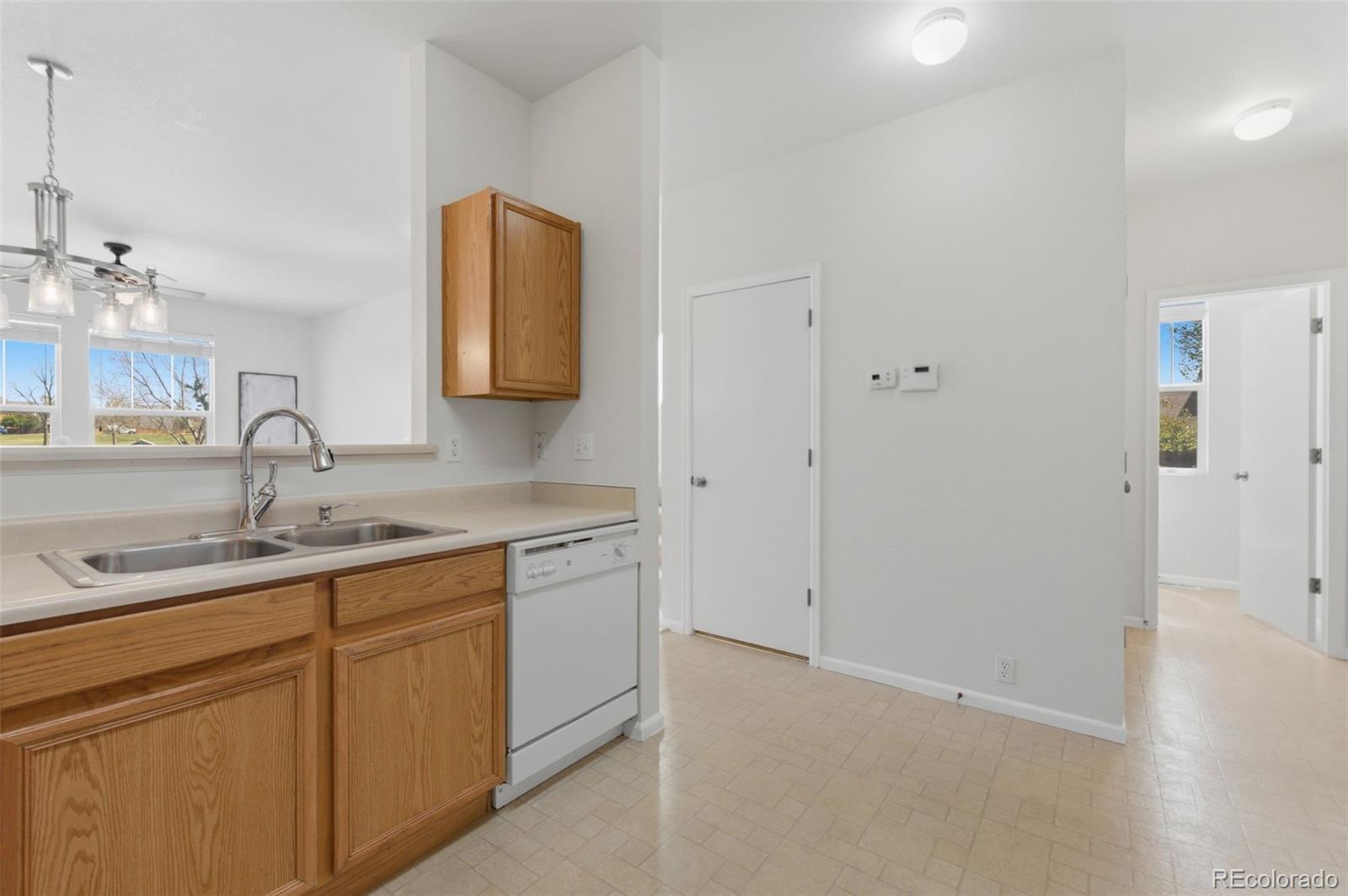 MLS Image #17 for 6016  conductors point,colorado springs, Colorado