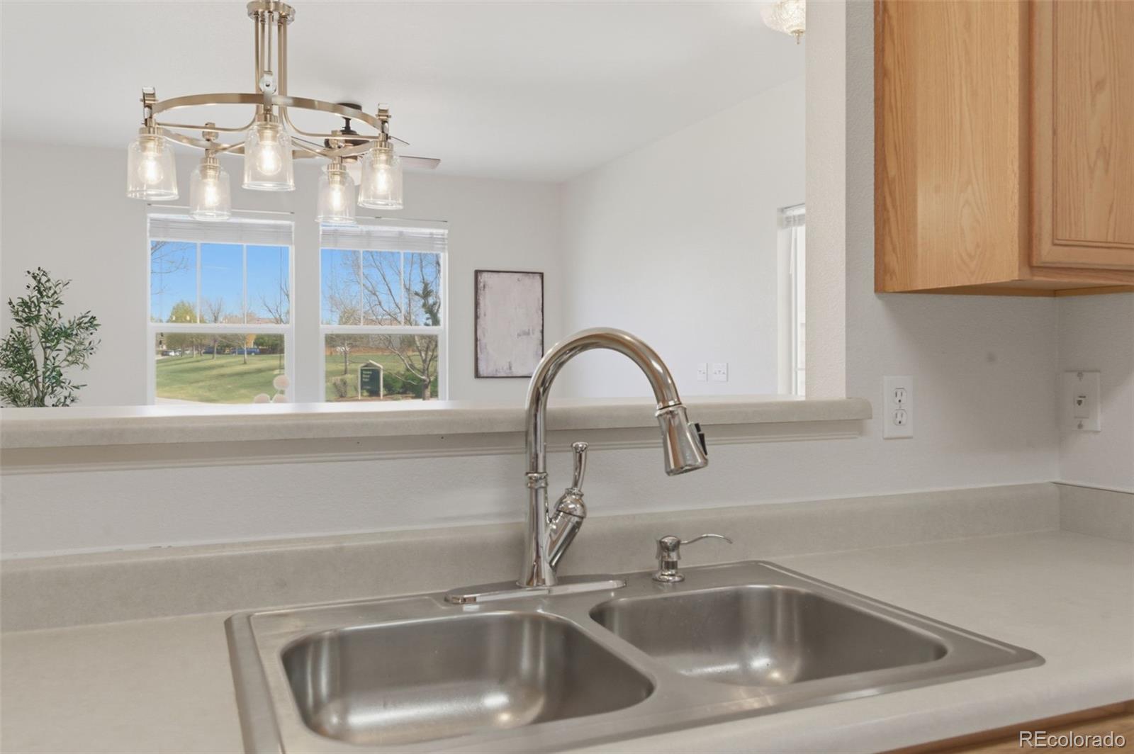 MLS Image #18 for 6016  conductors point,colorado springs, Colorado
