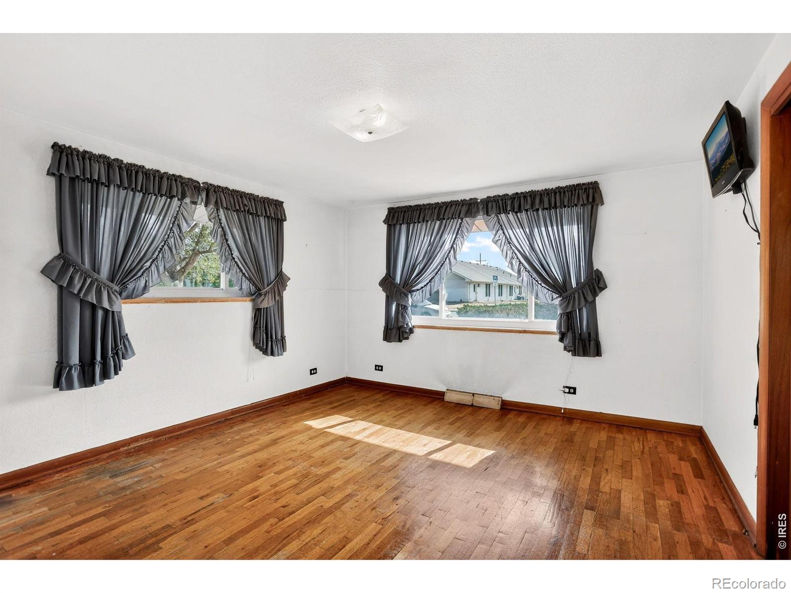 MLS Image #30 for 1035 n 4th street,berthoud, Colorado