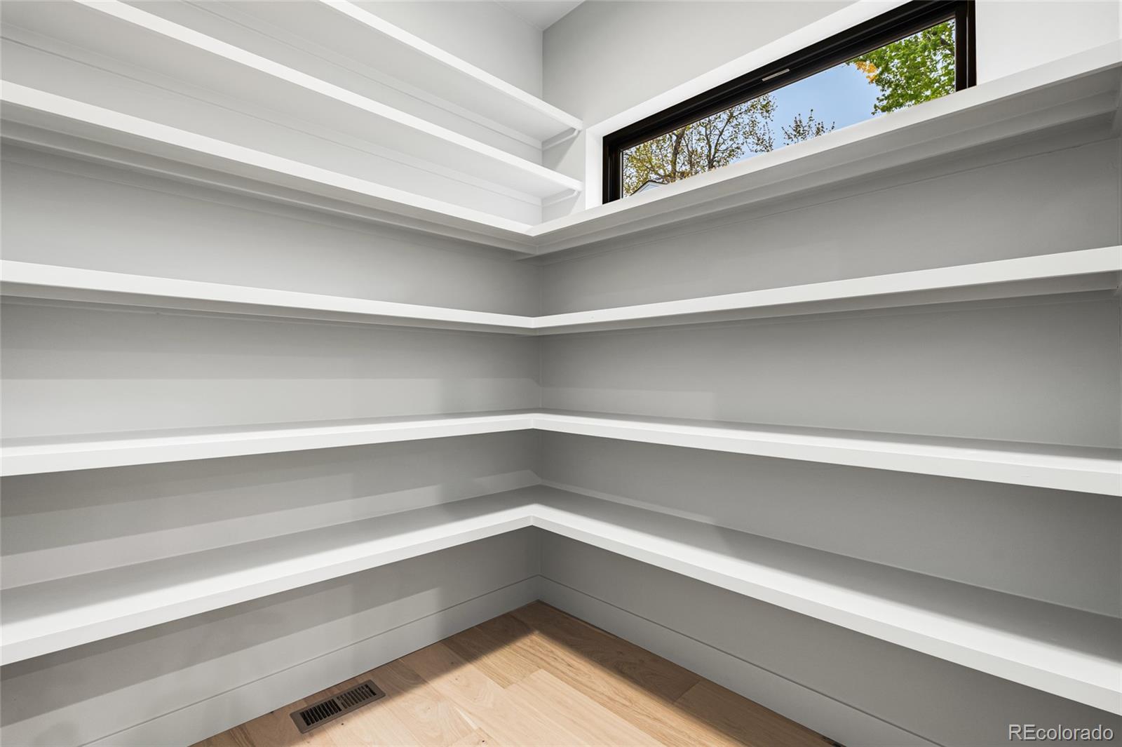 MLS Image #14 for 3015 s ash street,denver, Colorado