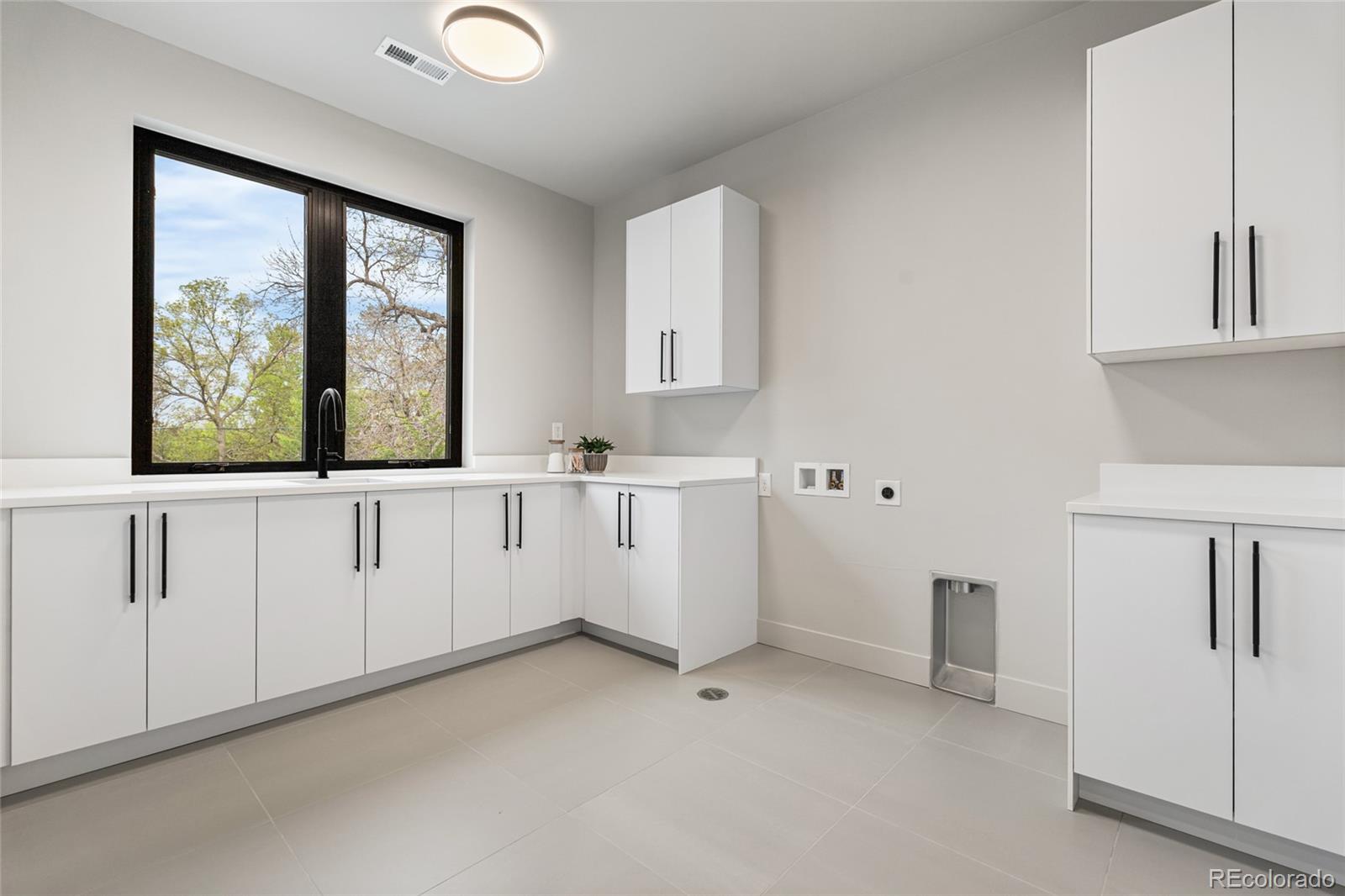 MLS Image #29 for 3015 s ash street,denver, Colorado