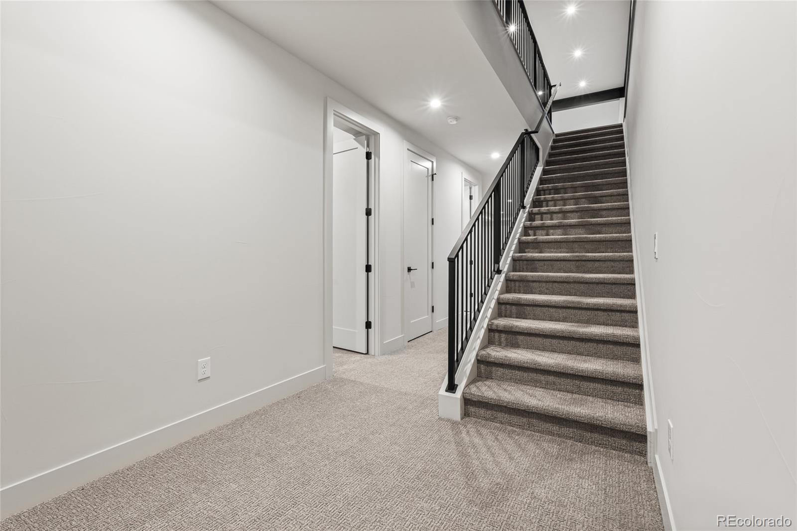 MLS Image #35 for 3015 s ash street,denver, Colorado