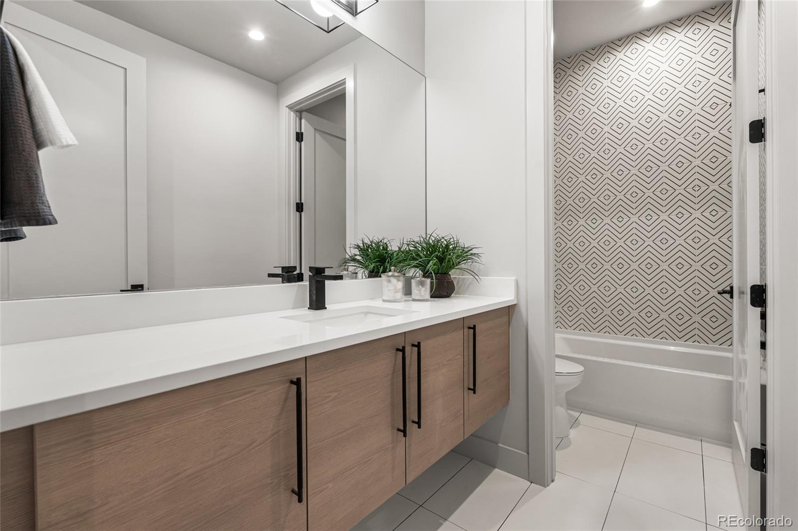 MLS Image #37 for 3015 s ash street,denver, Colorado