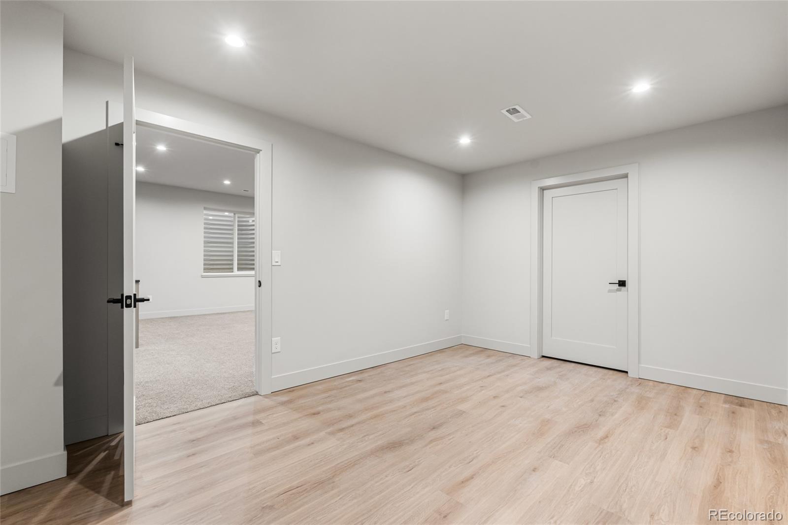 MLS Image #40 for 3015 s ash street,denver, Colorado