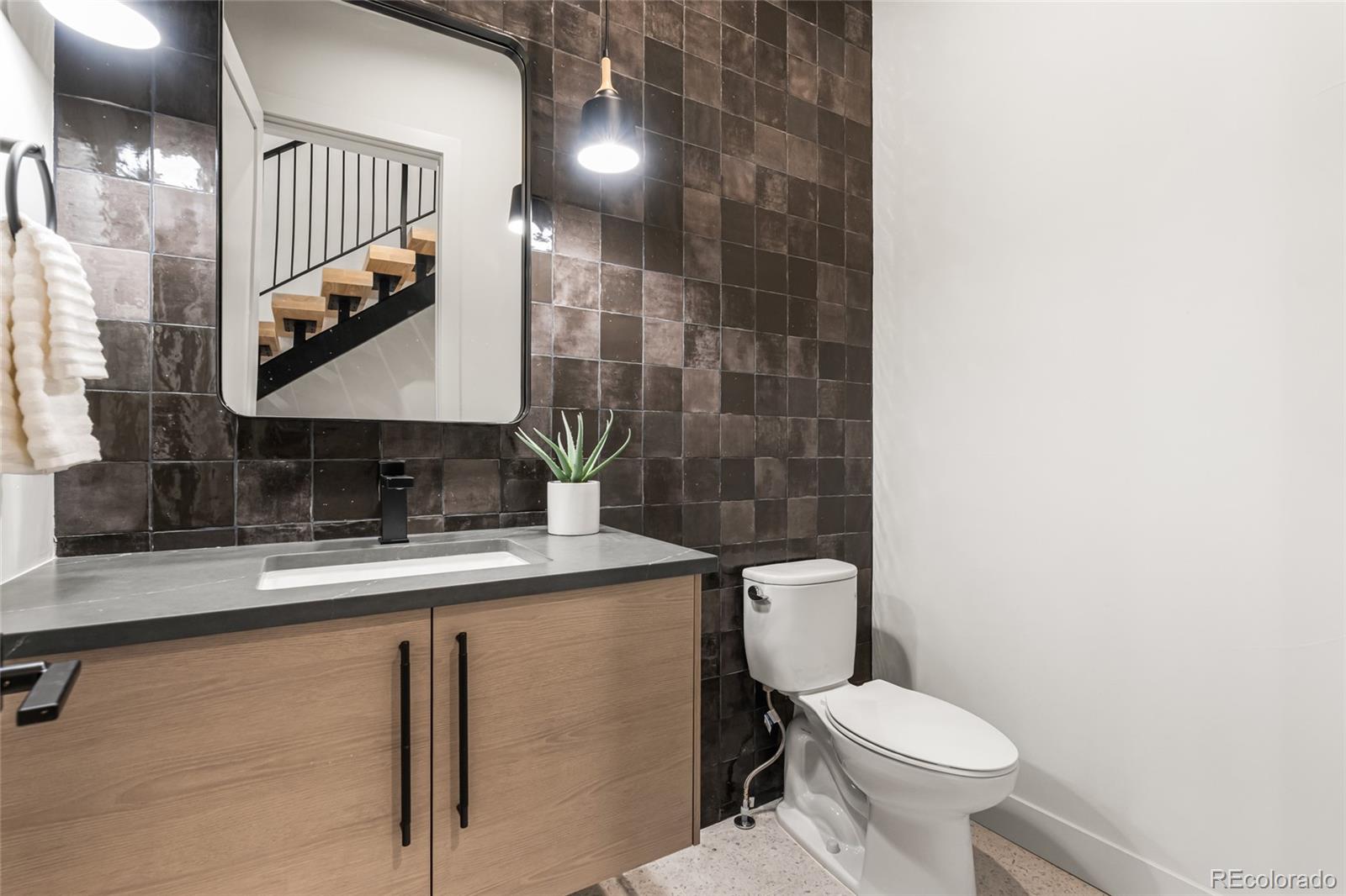 MLS Image #6 for 3015 s ash street,denver, Colorado