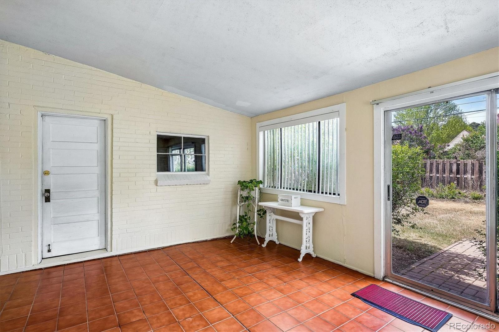 MLS Image #13 for 741  hudson street,denver, Colorado
