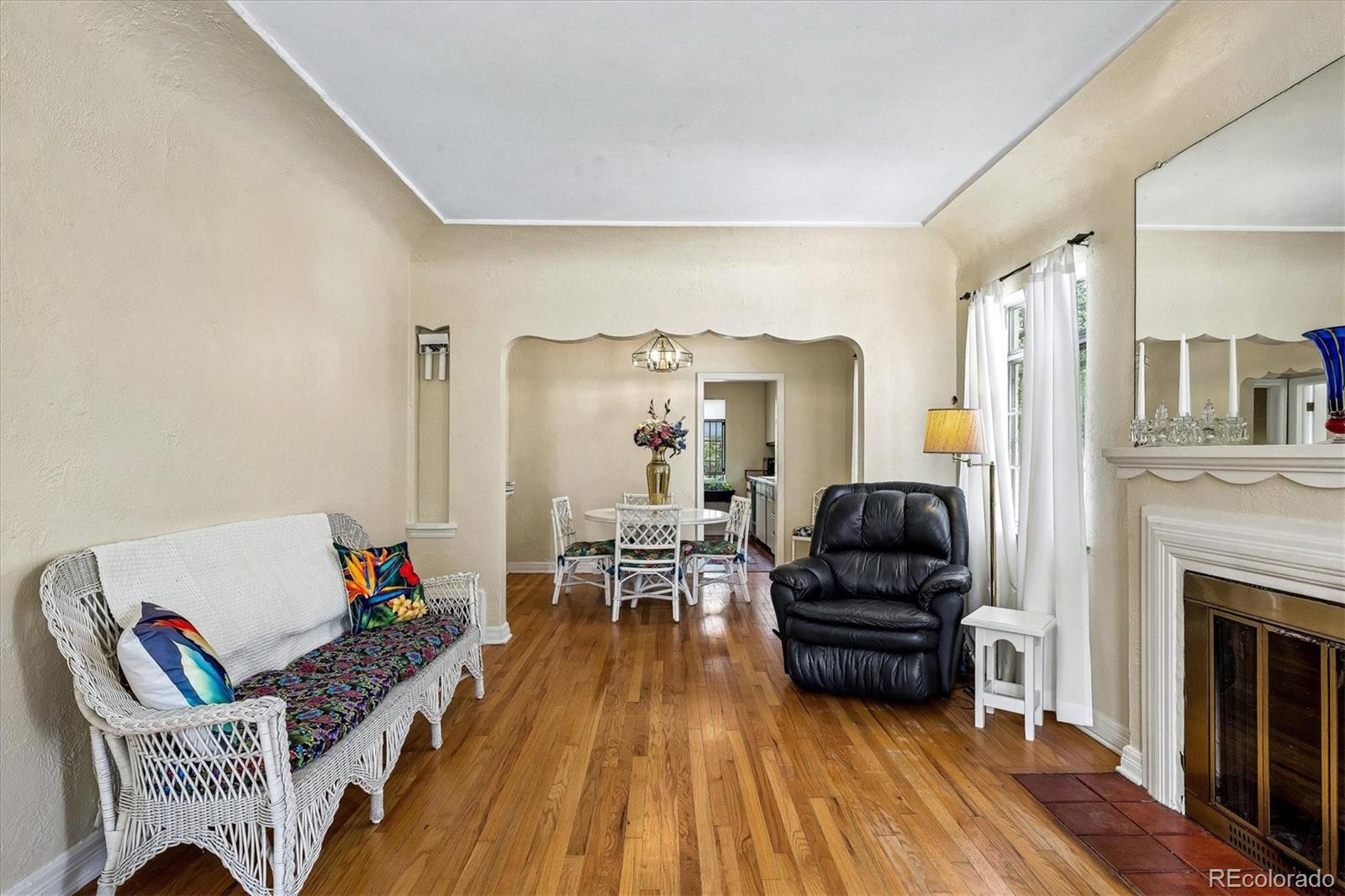 MLS Image #4 for 741  hudson street,denver, Colorado