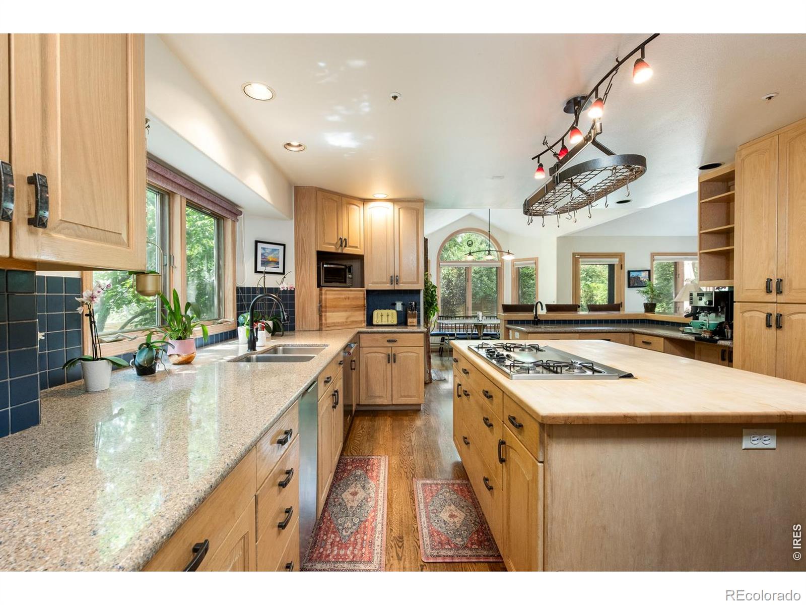 MLS Image #11 for 1127  juniper avenue,boulder, Colorado