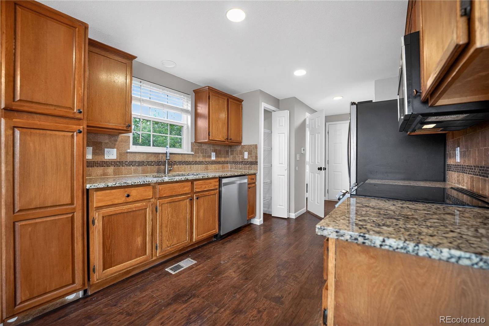 MLS Image #11 for 22471 e princeton drive,aurora, Colorado