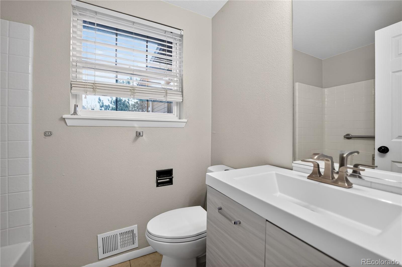 MLS Image #28 for 22471 e princeton drive,aurora, Colorado