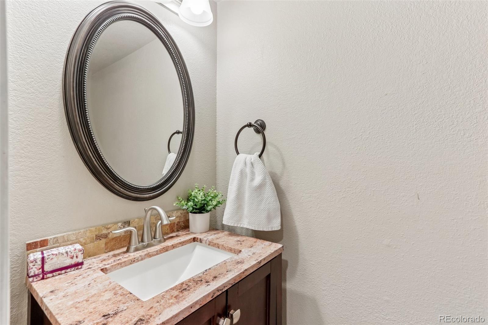 MLS Image #13 for 9183 e oxford drive,denver, Colorado