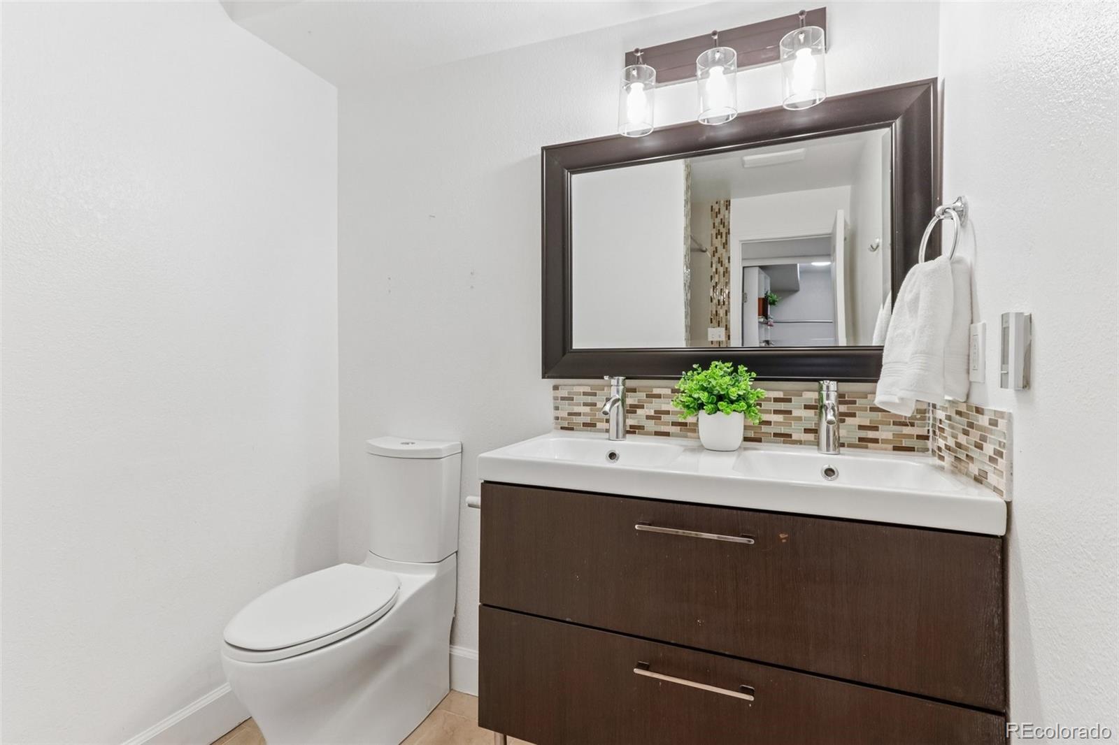 MLS Image #29 for 9183 e oxford drive,denver, Colorado