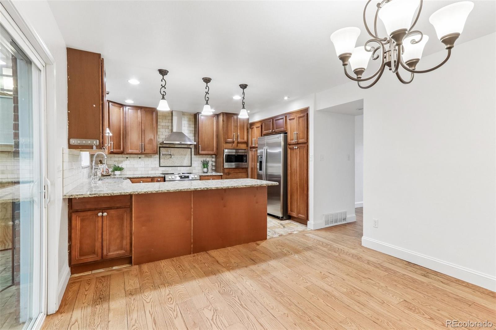 MLS Image #9 for 9183 e oxford drive,denver, Colorado