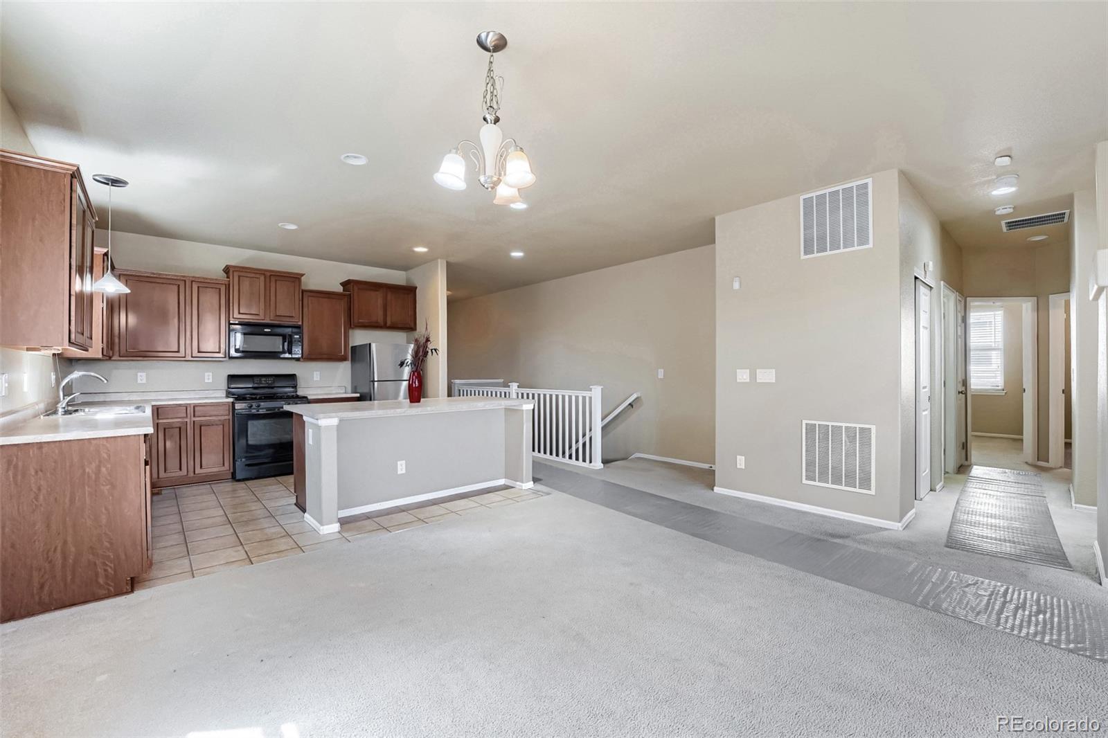 MLS Image #5 for 25107 e canal place,aurora, Colorado