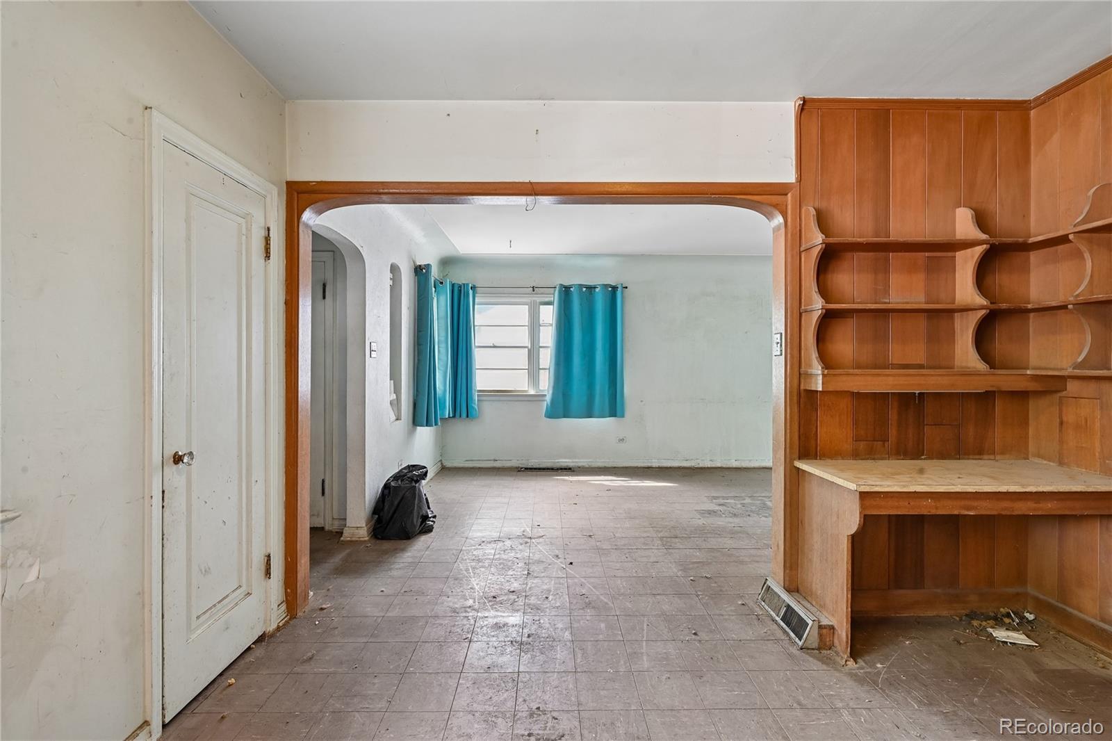 MLS Image #11 for 2627 s clarkson street,denver, Colorado