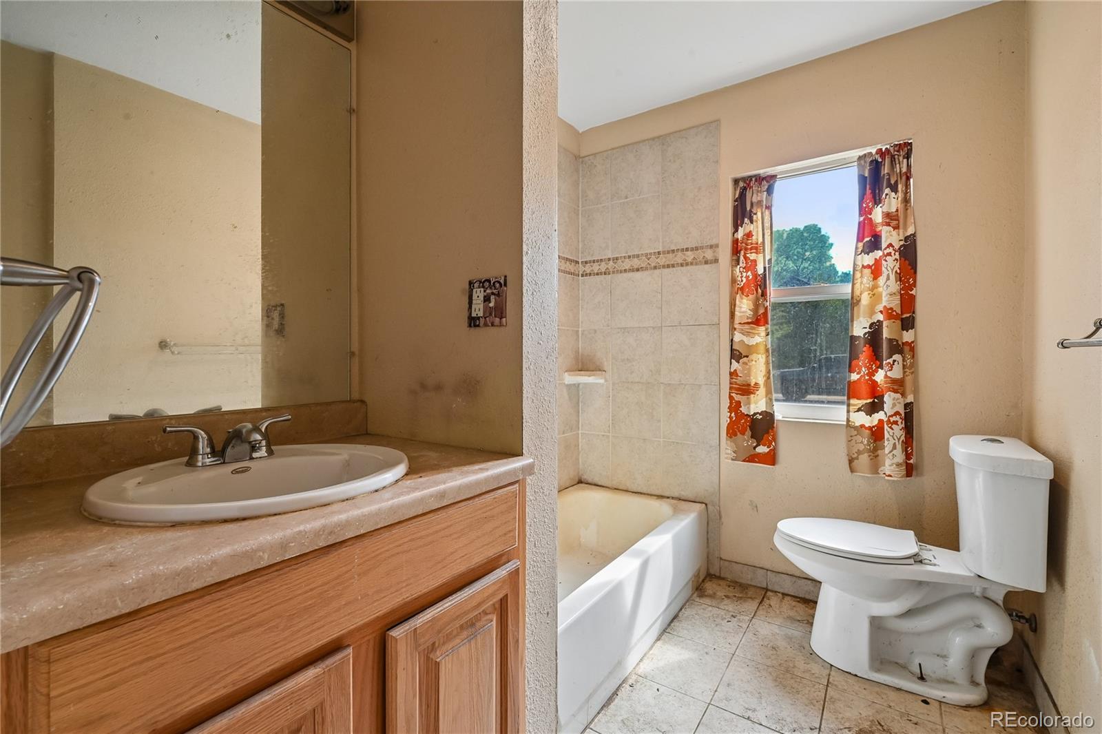 MLS Image #19 for 2627 s clarkson street,denver, Colorado