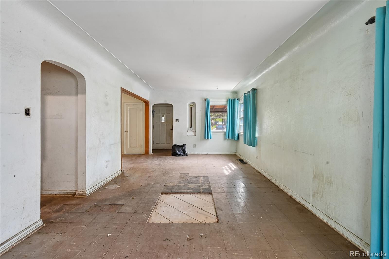 MLS Image #7 for 2627 s clarkson street,denver, Colorado