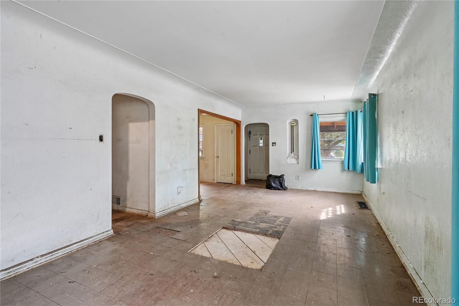 MLS Image #8 for 2627 s clarkson street,denver, Colorado