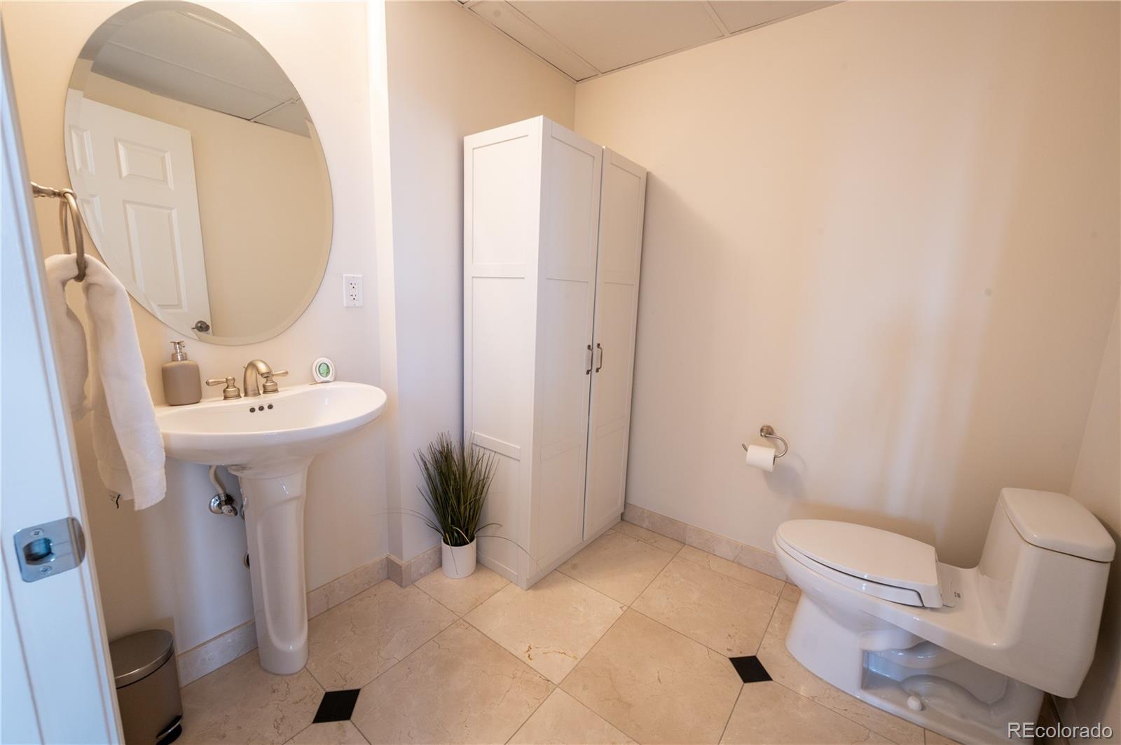 MLS Image #13 for 1827 n grant street,denver, Colorado