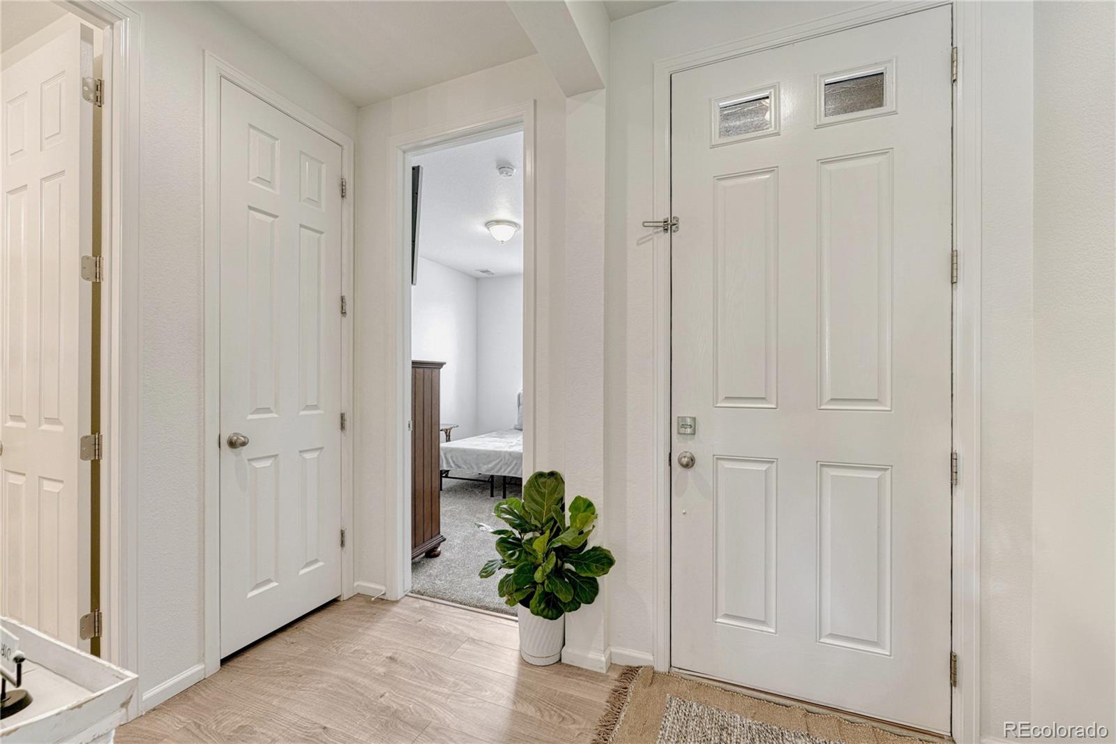 MLS Image #5 for 25586 e maple avenue,aurora, Colorado