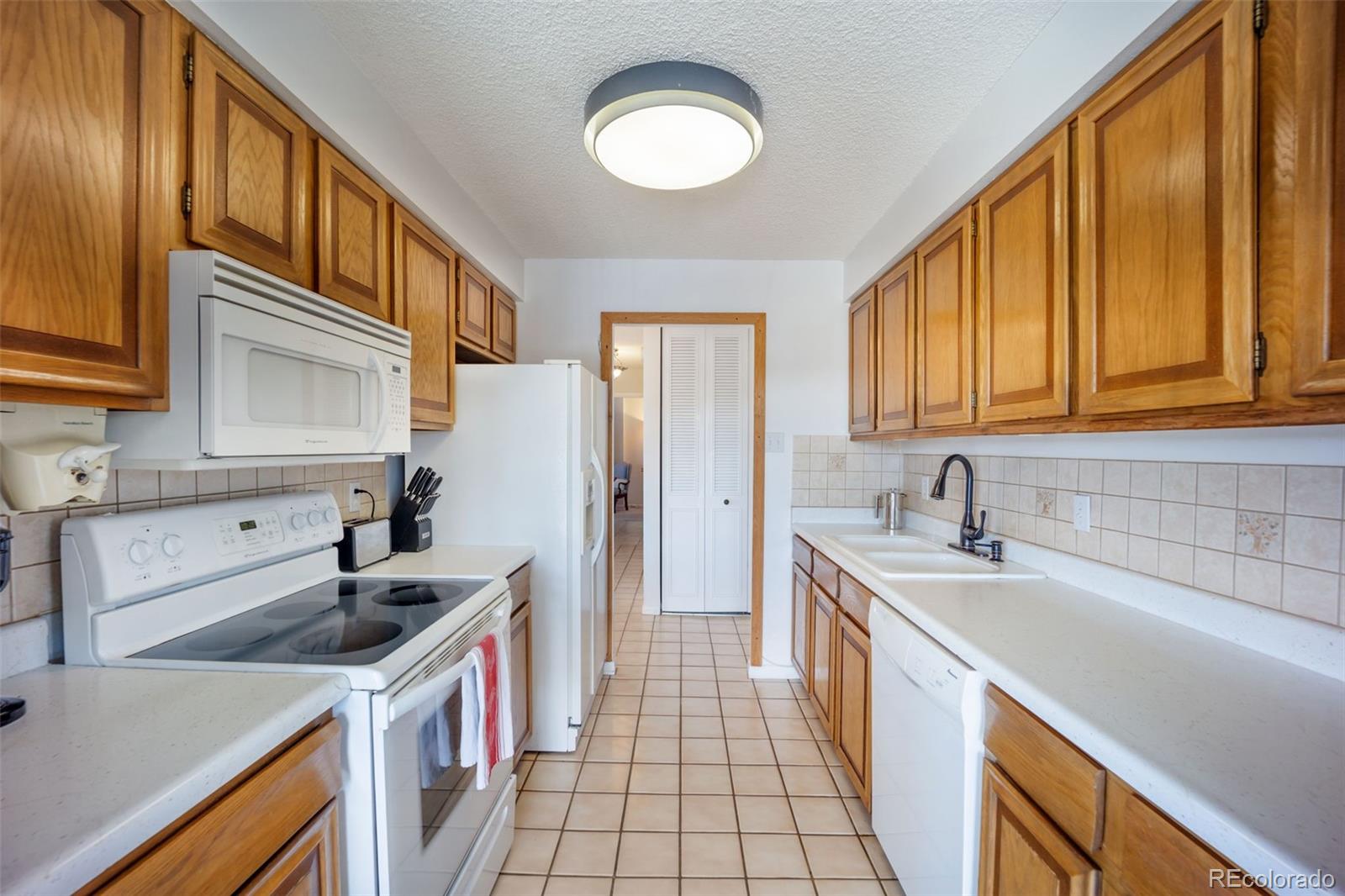 MLS Image #6 for 411  lakewood circle,colorado springs, Colorado
