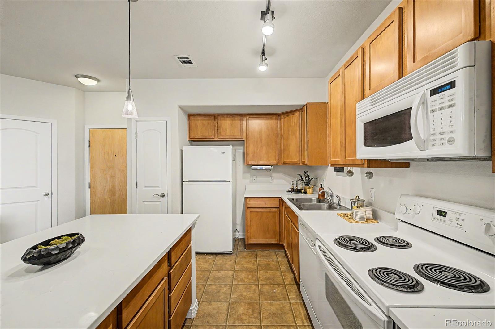 MLS Image #7 for 10184  park meadows drive 1206,lone tree, Colorado