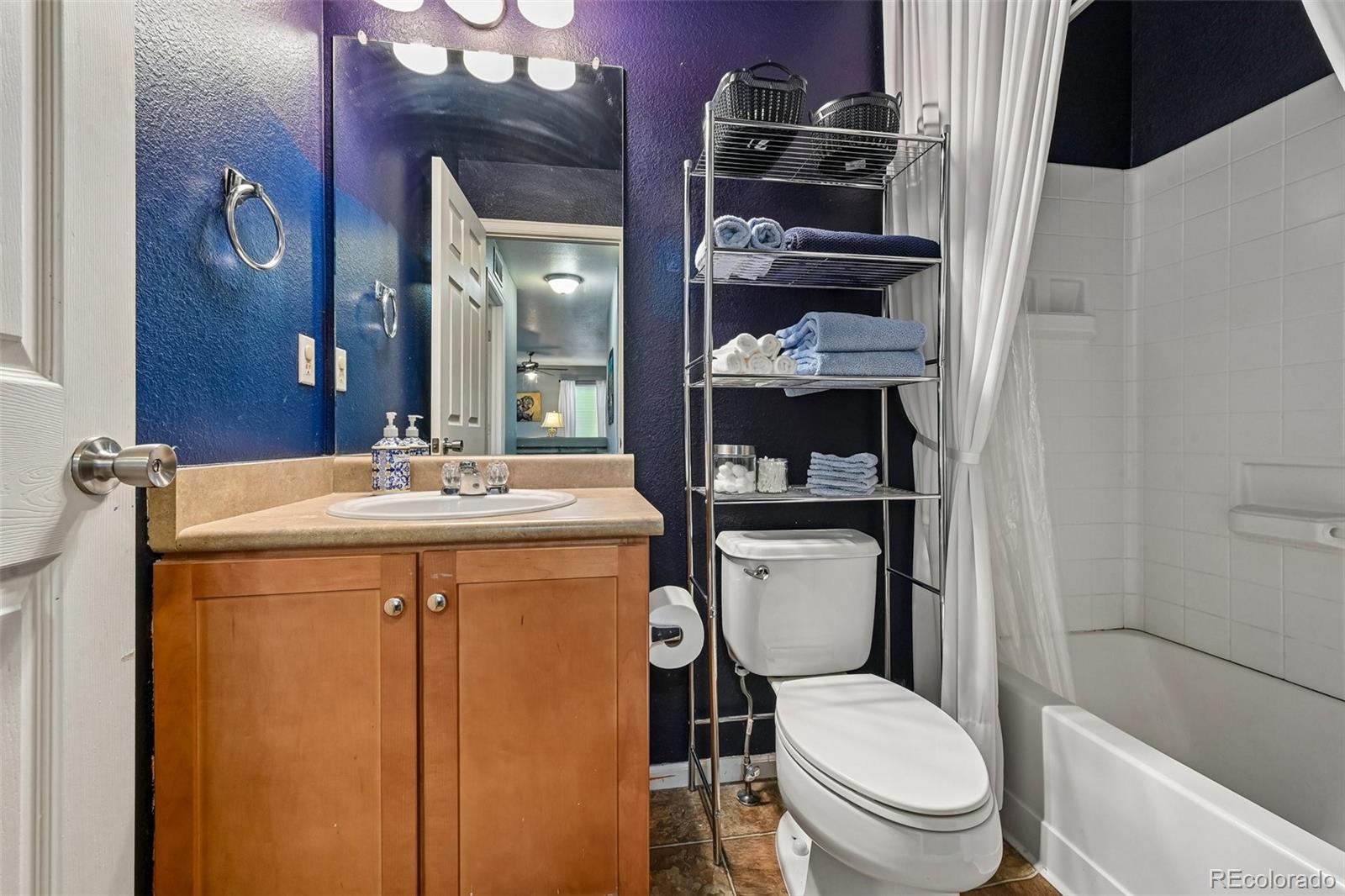 MLS Image #14 for 19737 e 50th avenue,denver, Colorado