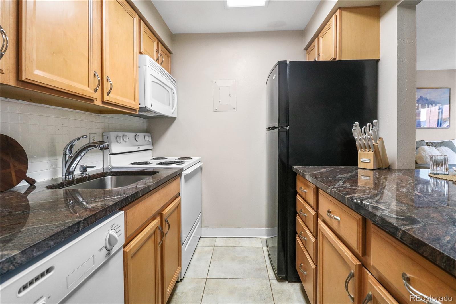 MLS Image #10 for 1270 n marion street,denver, Colorado