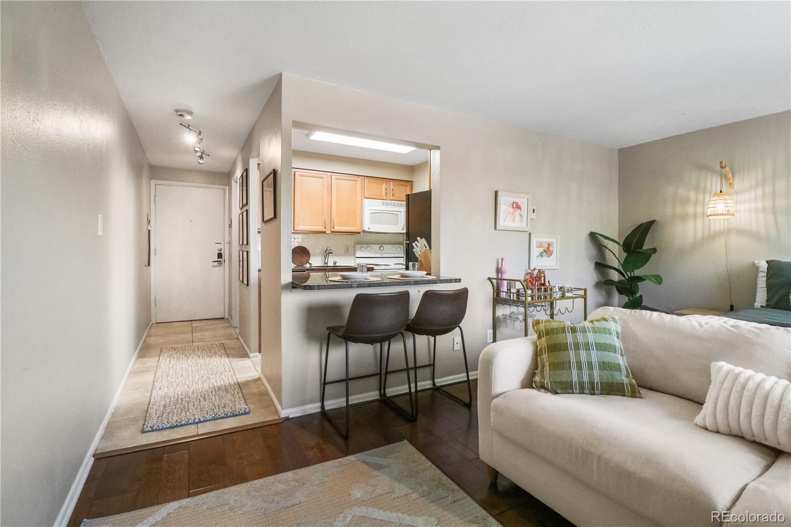MLS Image #6 for 1270 n marion street,denver, Colorado
