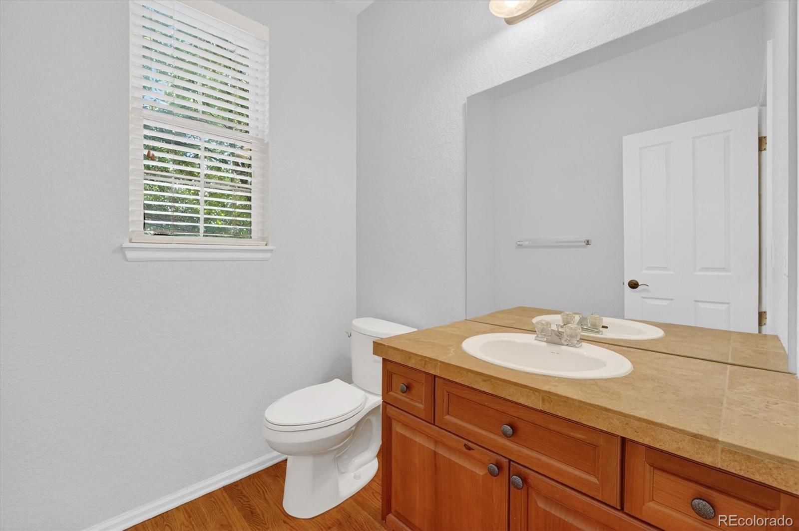 MLS Image #11 for 7622 e 6th place,denver, Colorado