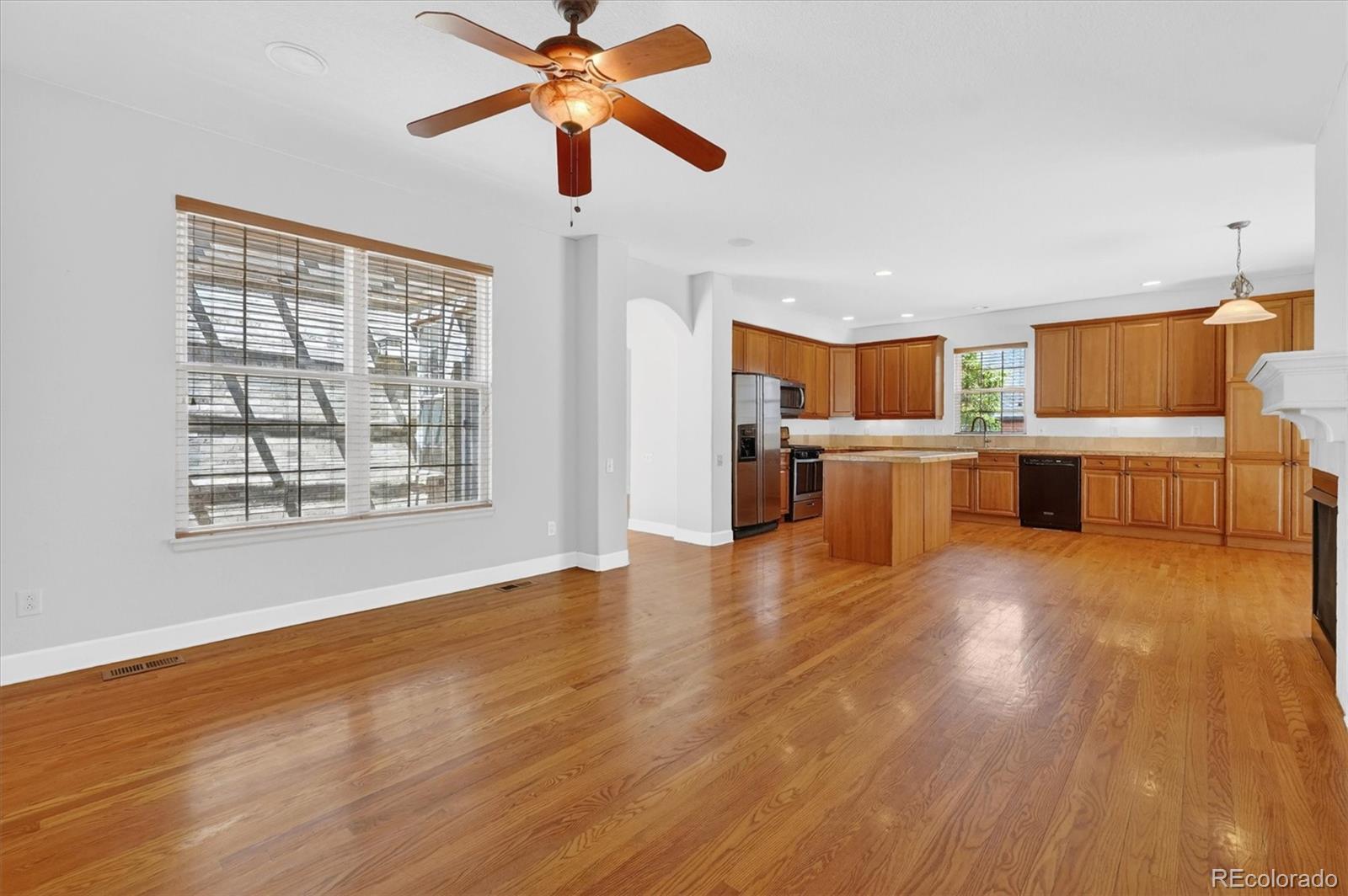 MLS Image #17 for 7622 e 6th place,denver, Colorado