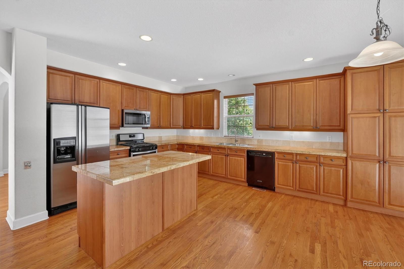 MLS Image #20 for 7622 e 6th place,denver, Colorado
