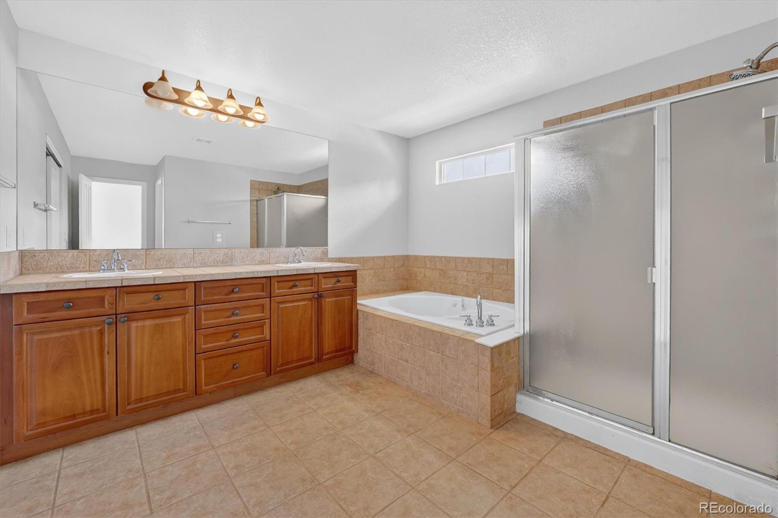 MLS Image #30 for 7622 e 6th place,denver, Colorado